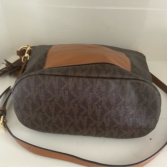 Michael Kors Elana Large Logo Convertible Shoulder Bag MSRP$375 - Picture 5 of 14